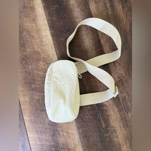 ⚡️USED ONCE⚡️ Nike Sportswear Essentials Crossbody Bag